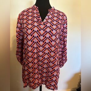 Escapade geometric blouse.‎ 100% rayon. Size S